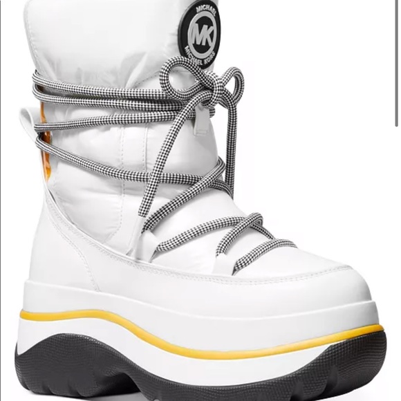 MichaelKors like new winter boots - Picture 9 of 11